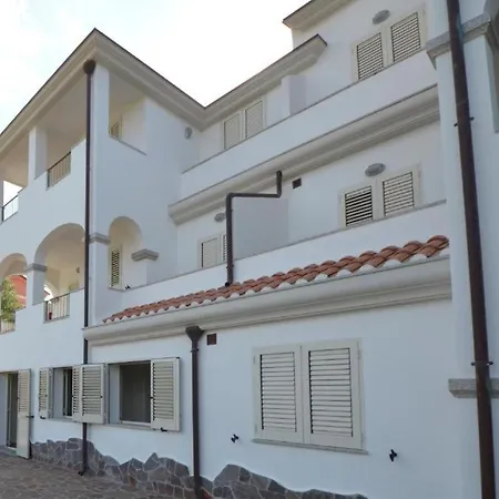 Apartament Arame *